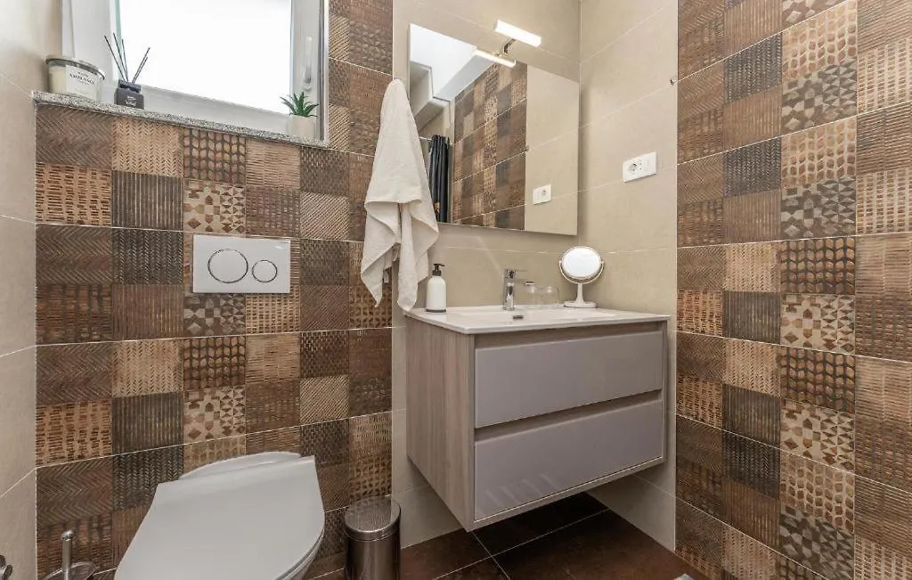 Villa Emine Banj 0*,